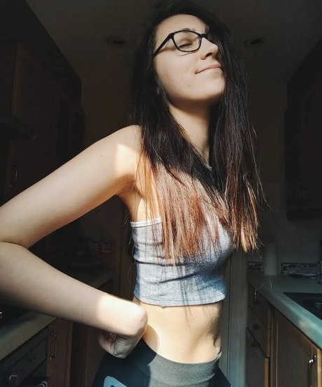 Ashton Matthews pretty model images