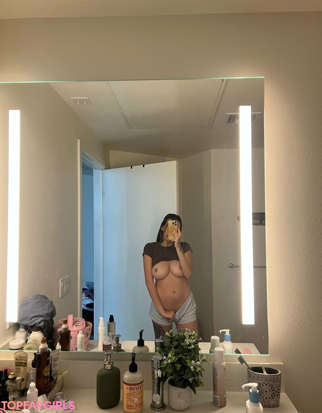 young free onlyfans beautiful pic