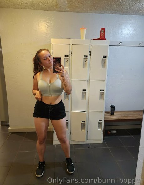 bunniibopper hot pornstar photo