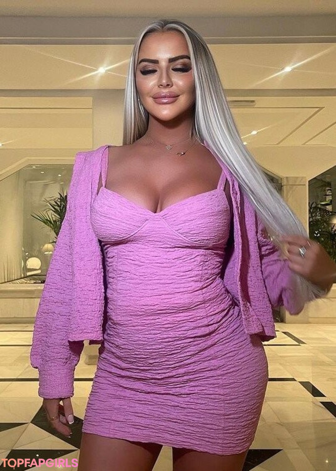 Mega Clarke beautiful model image