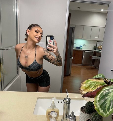 Andrea Russett pornstar naked photo