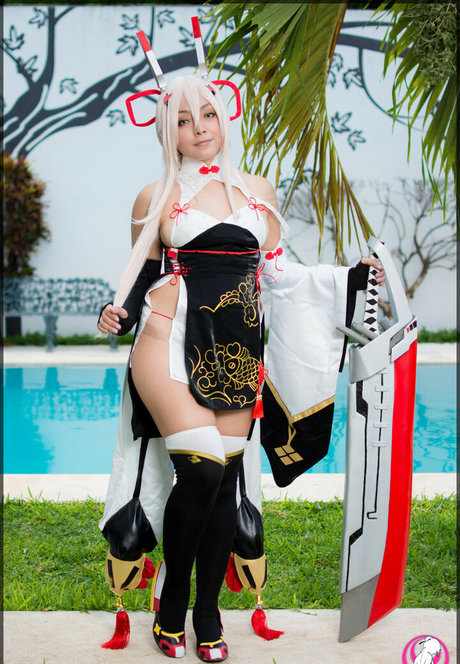 Hitomi Locks model nude galleries