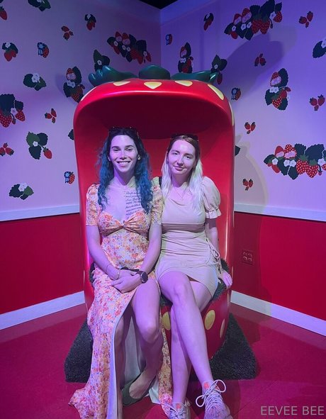 Eevee Bee sexy star galleries