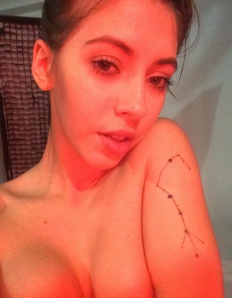 Avery Nona pornstar exclusive image