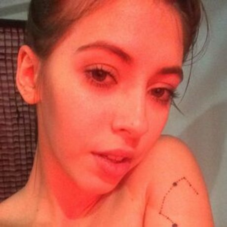 Avery Nona erotic star img