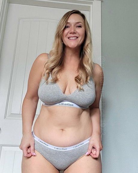 mother daughter onlyfans free xxx pics