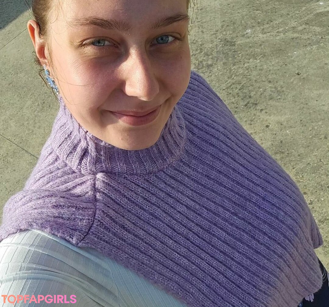 Bustyolive hot pornstar pictures