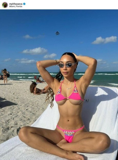 Eva Gutowski sex actress img