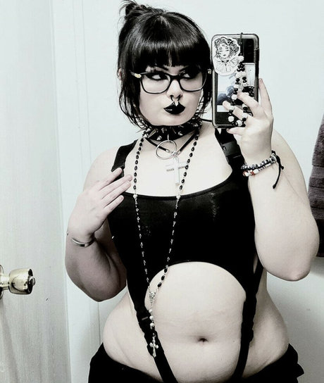 Goffbabi adult model picture