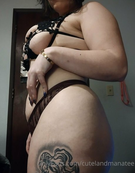 trusteemanatee star nude picture