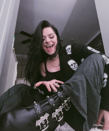 yourfavlittledemon high quality actress photos