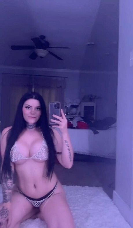 yourfavlittledemon nudes actress picture