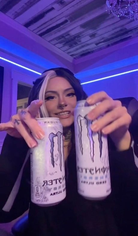 yourfavlittledemon pornstar adult pic