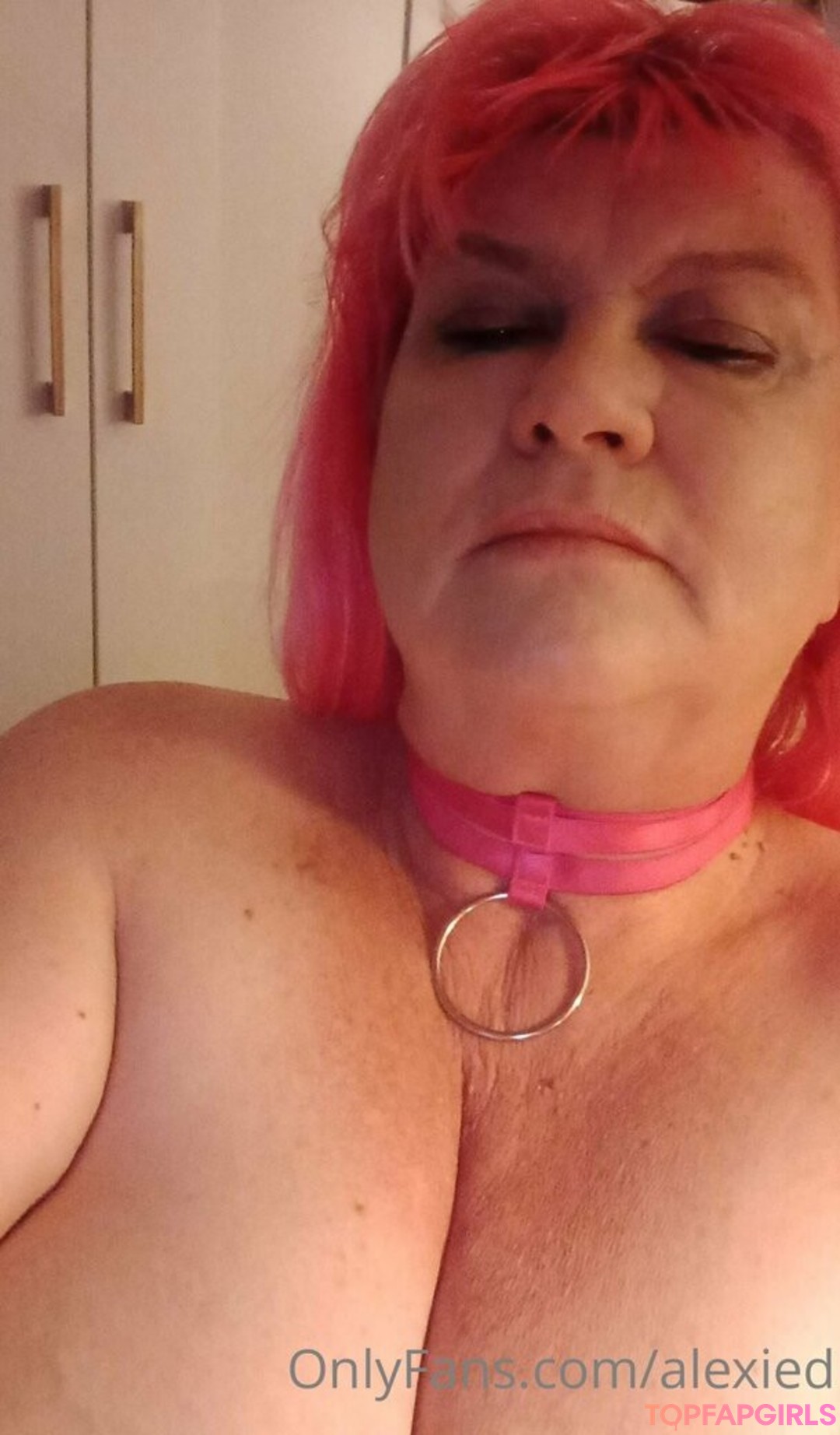 pinkywinky22 top profile image