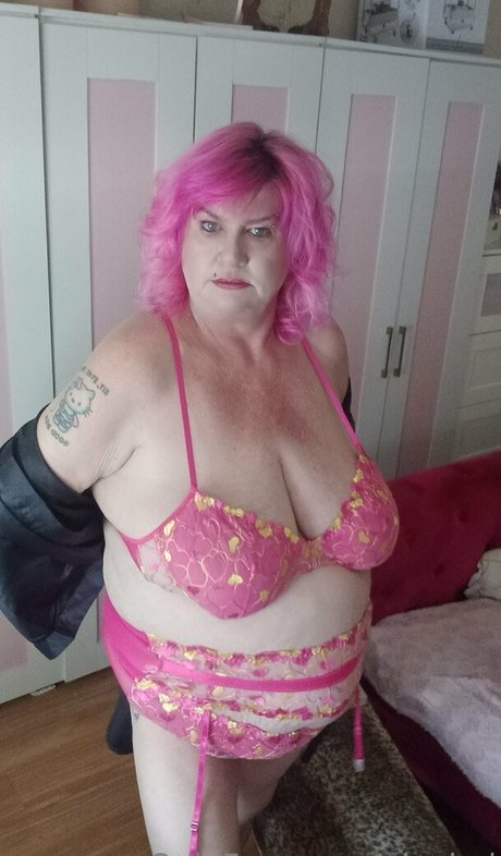 russian mom onlyfans top photo