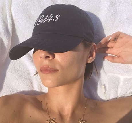 Willa Holland naked star galleries