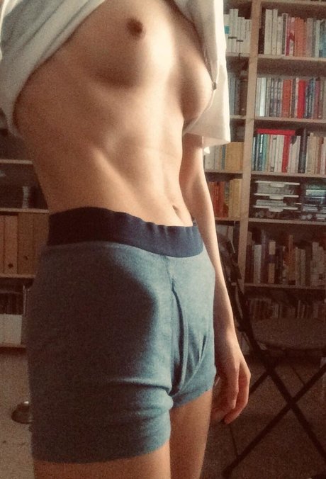 Willa Holland pornstar adult archive