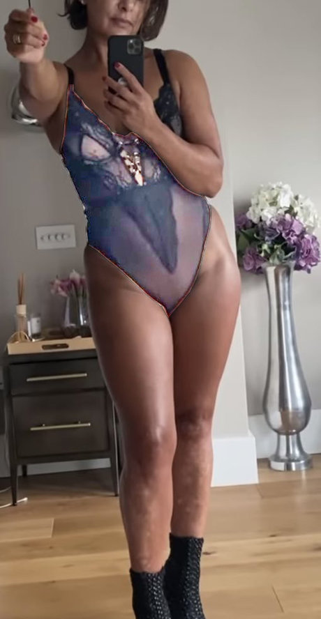 hottest midget onlyfans erotic pic