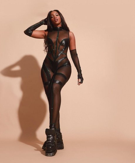 Izza Cantora star adult gallery