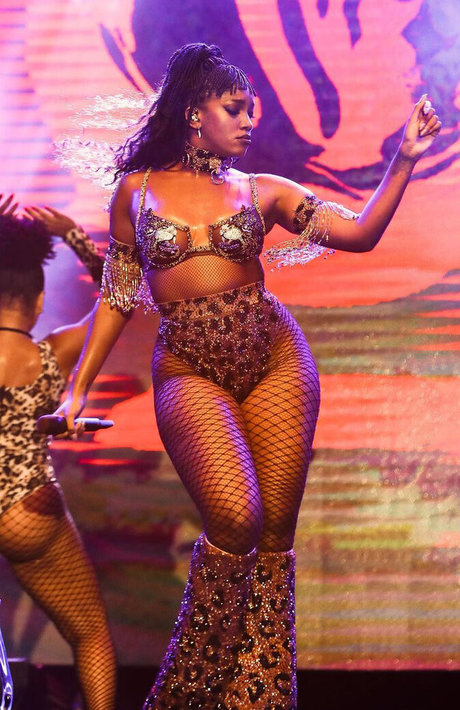 Izza Cantora pornstar xxx galleries