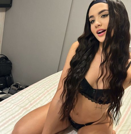 Letycia Soares hd star pic