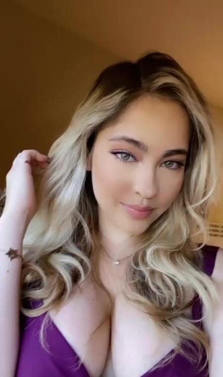 teen natural tits onlyfans exclusive photo