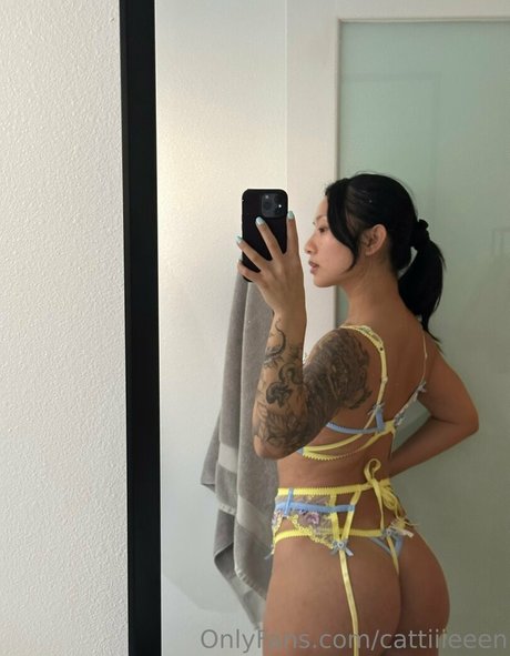 tiiieeen hot actress img