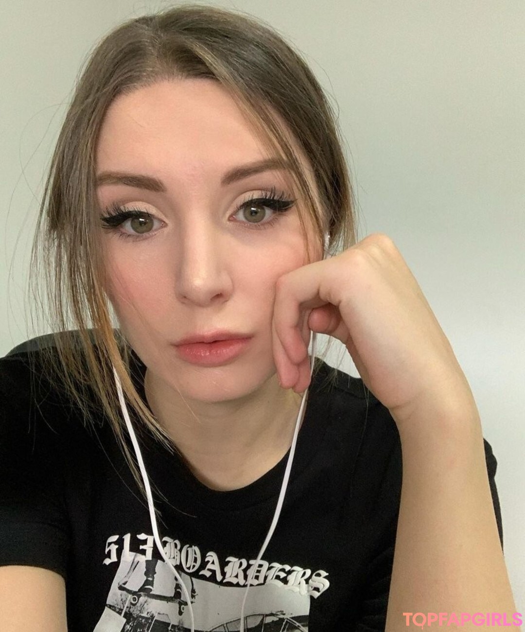 Lauren Southern star erotic pic