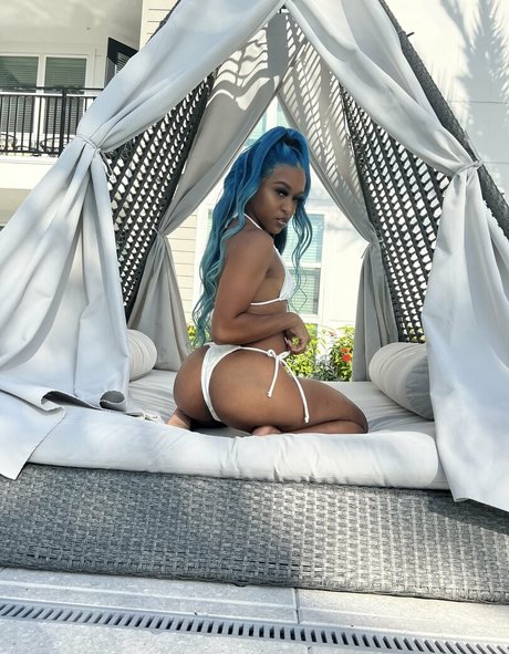 Kiera Hogan model hot img