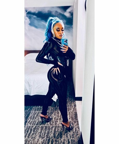 Kiera Hogan hot pornstar images