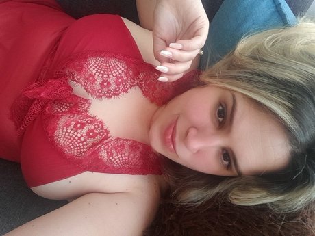 Leydioficial perfect model photos