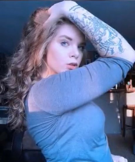 LEXI FOX pretty actress image