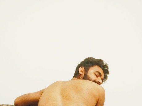 Leo Solandres sex model photo