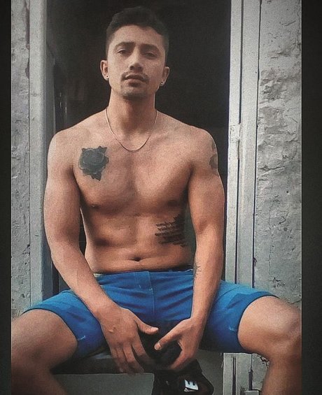 Leonardo Maximiliano_ xxx model pic