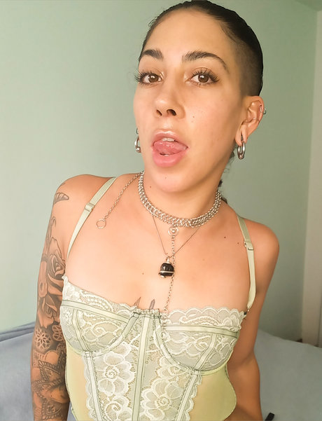 Leona Megara_ model nude galleries