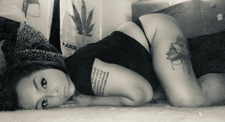 mother daughter onlyfans sexy xxx picture