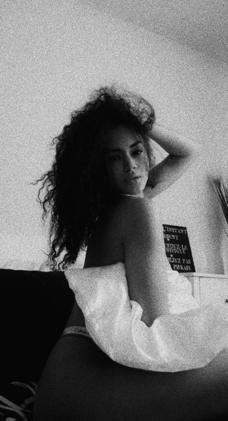 Lea Lalay model naked images