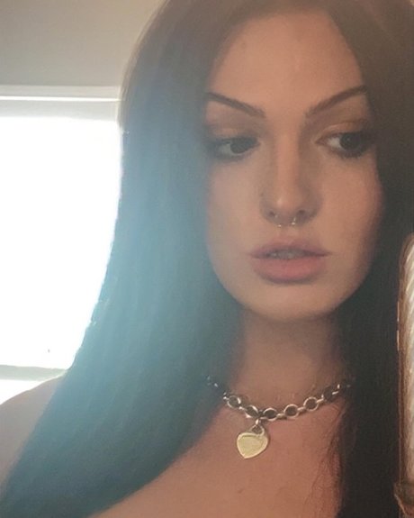 TS Lindsey Hills_ beautiful pornstar photos