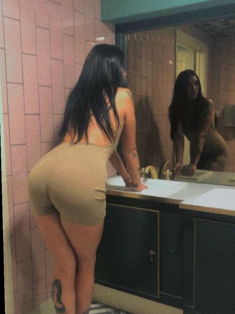 Lots of Lottie model porn gallery