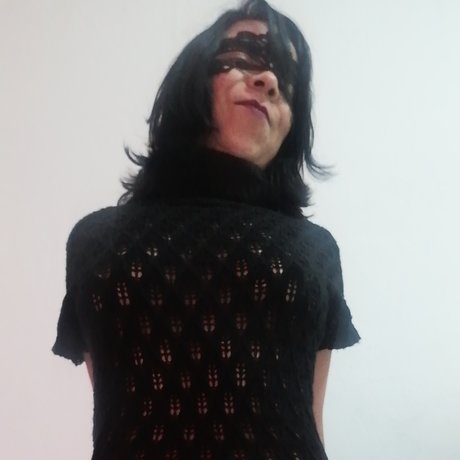 Regina Romo top profile image