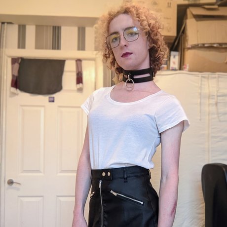 LizCanVoice model adult pictures