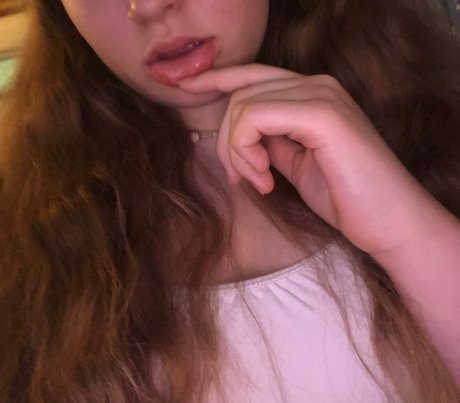 Mami Maddy xxx model photo