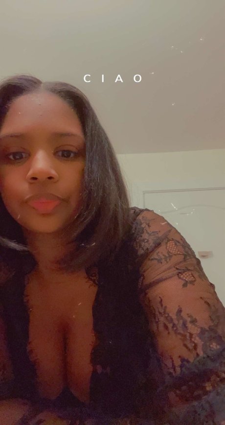 YouLuvMama hot pornstar images