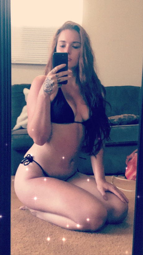 _McKenzie_ model erotic img