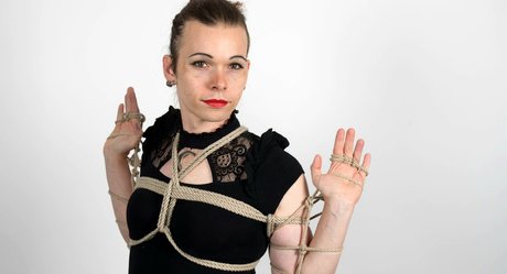 Miri Mayhem pornstar hd pics