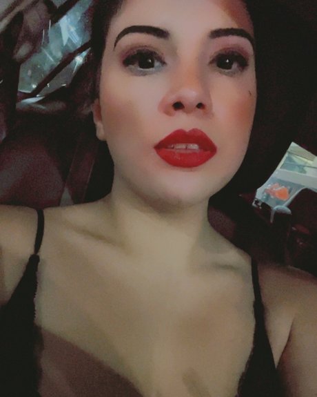 Sarabi star sexy photos