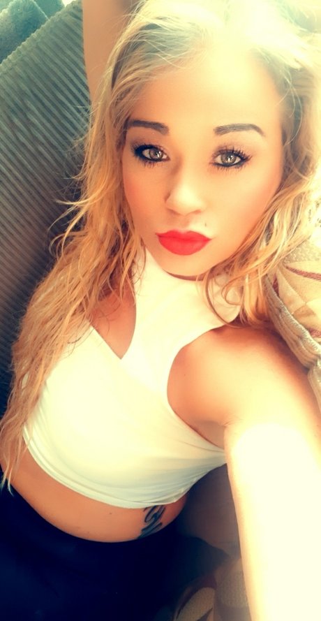 Milani Monroe erotic actress img