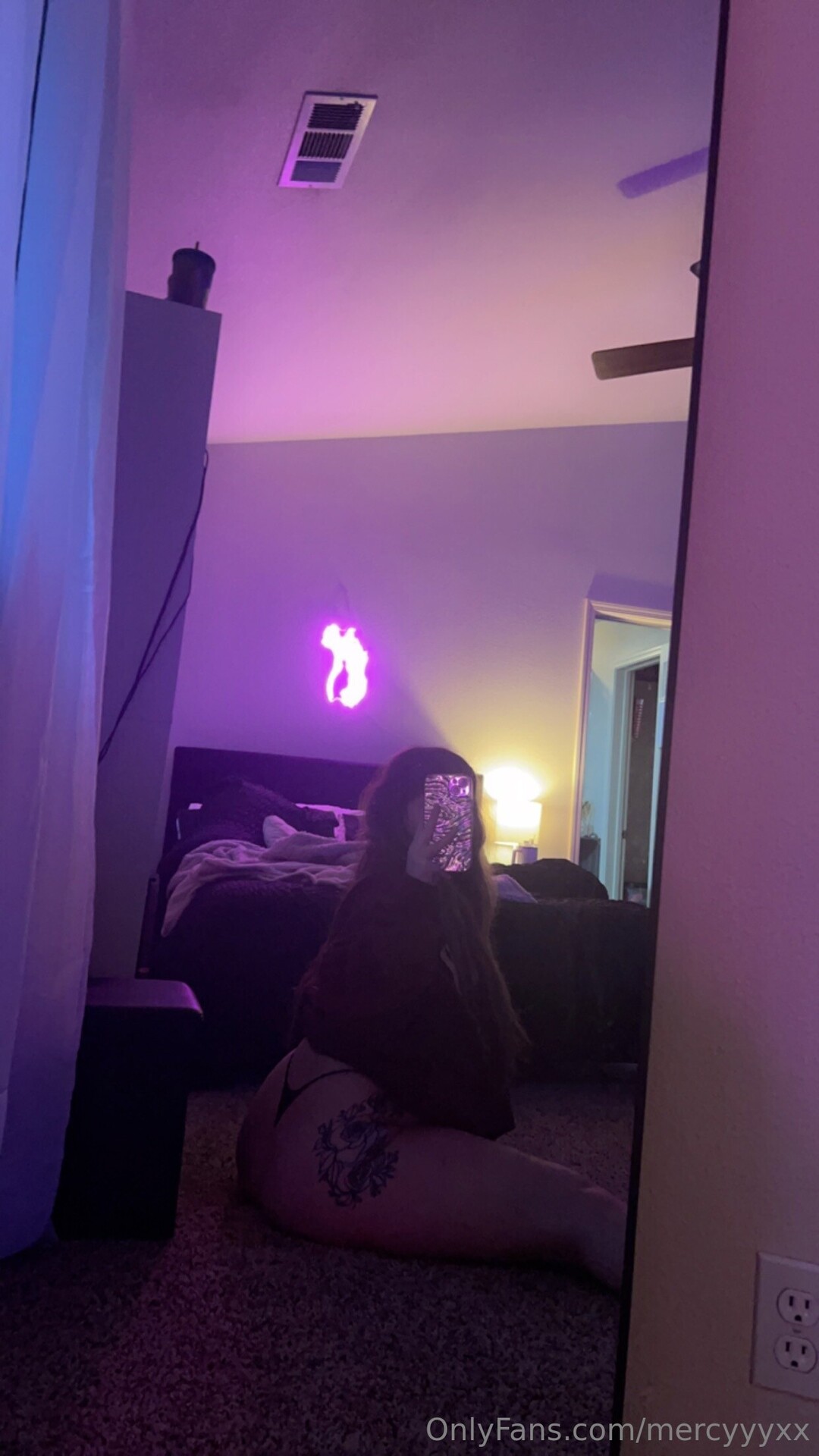 mercyyyxx naked pornstar image