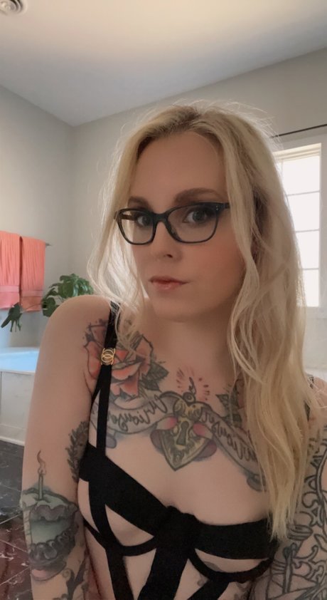 Modern darling top profile image