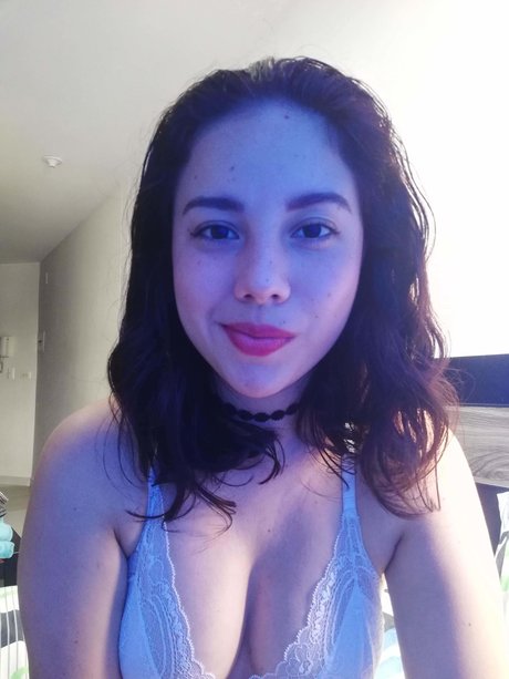 NASHSHI erotic model img